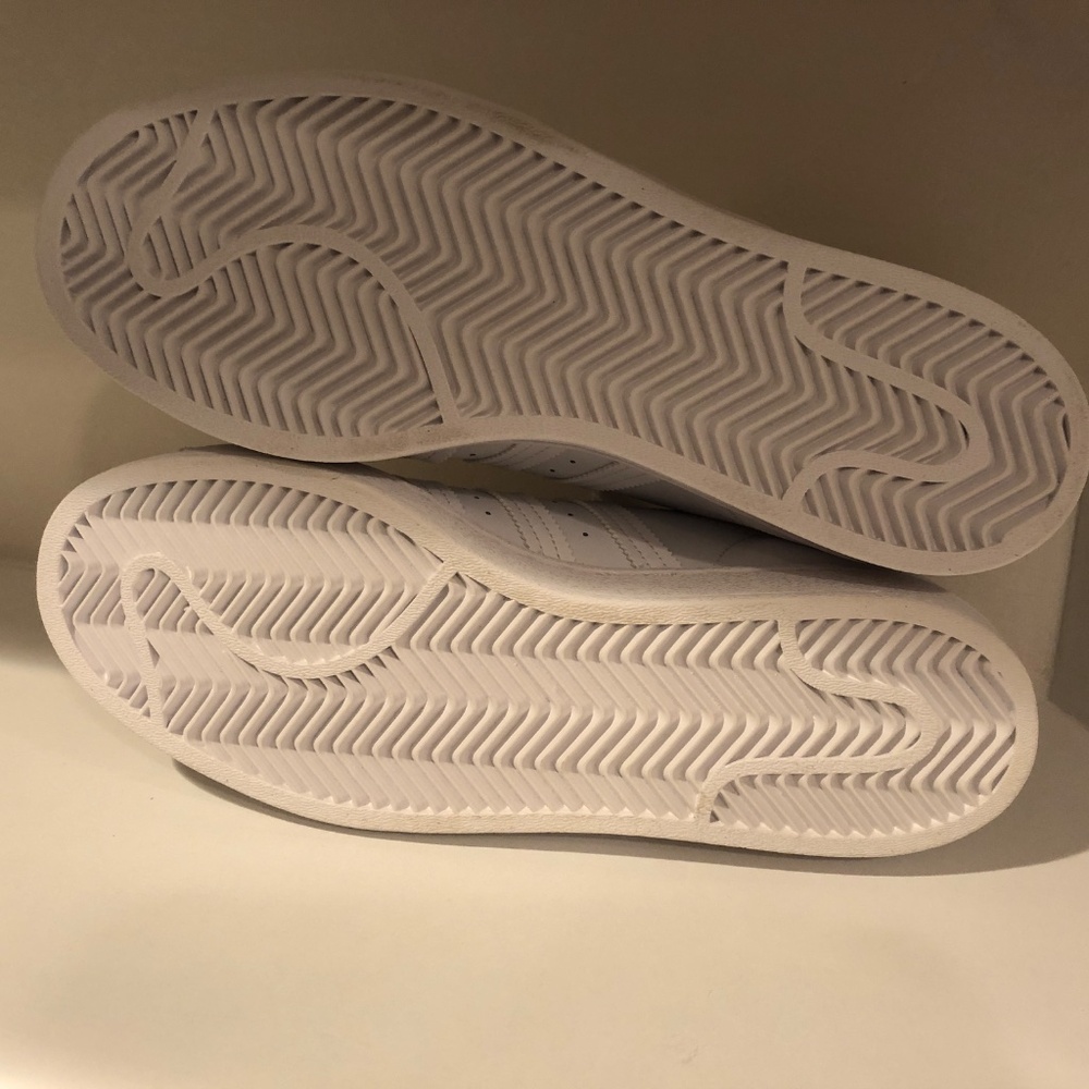 ADIDAS SUPERSTAR LADIES SNEAKER SIZE 7 NEW WITHOUT TAGS - Picture 2 of 5